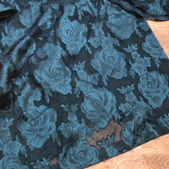 Secret Treasures small emerald green floral robe - Picture 10 of 10